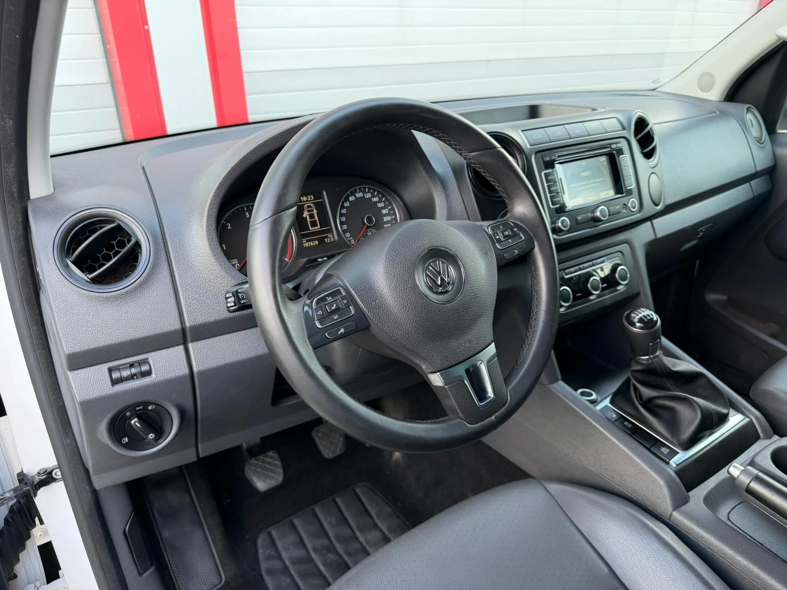 VW Amarok 2.0TDI NAVI KLIMATRONIK EVRO 5B ЛИЗИНГ!!!, снимка 13 - Автомобили и джипове - 54822554
