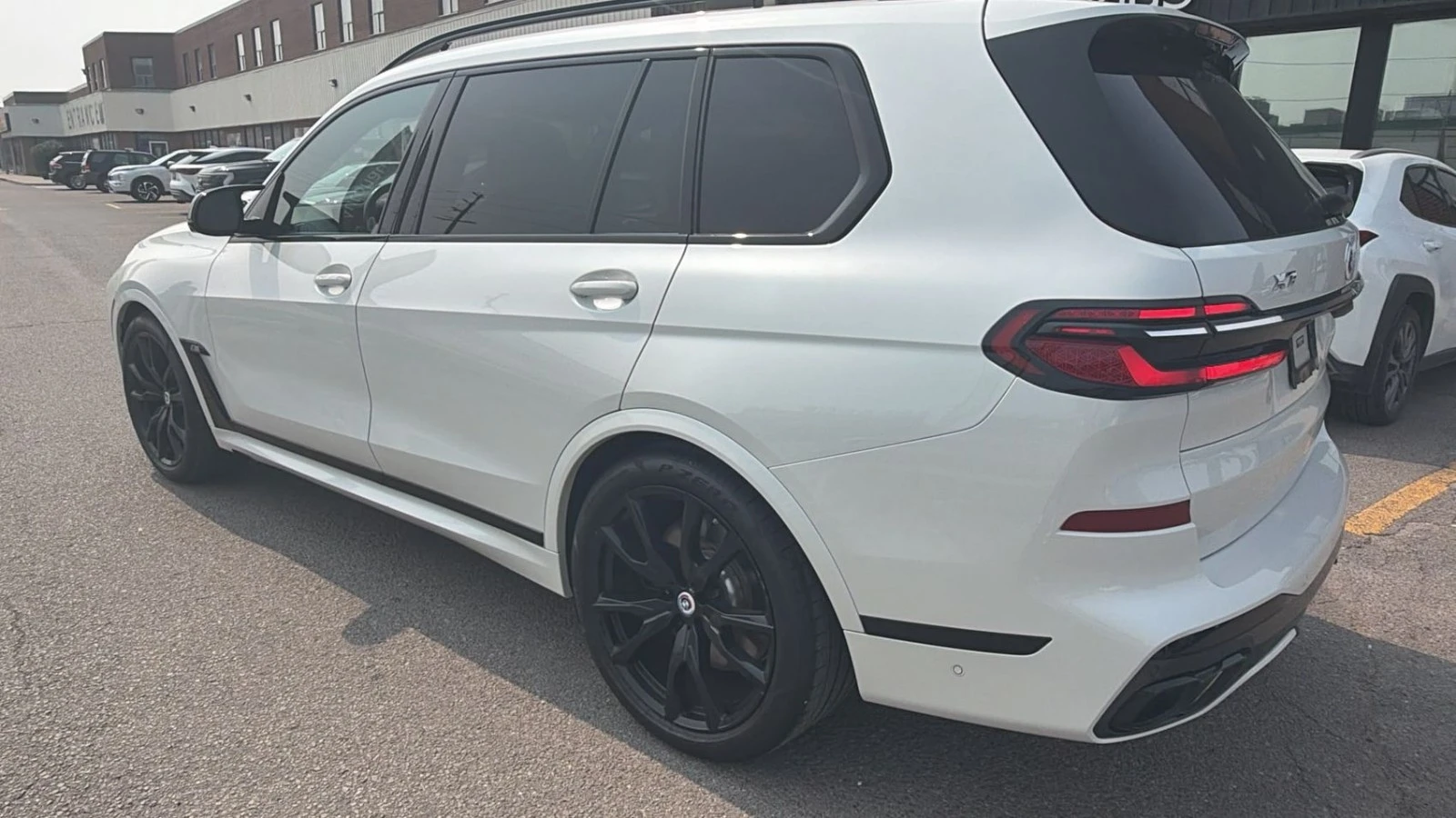 BMW X7 M60I ЦЕНА ДО БЪЛГАРИЯ РЕГИСТРАЦИЯ & АВТОКРЕДИТ, снимка 6 - Автомобили и джипове - 55595089