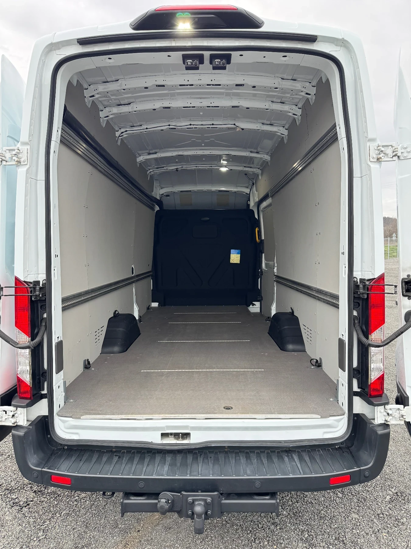 Ford Transit 2.0 Maxi EURO 6, Клима, 3.5т на Теглич, КАТО НОВ!, снимка 7 - Бусове и автобуси - 54034033