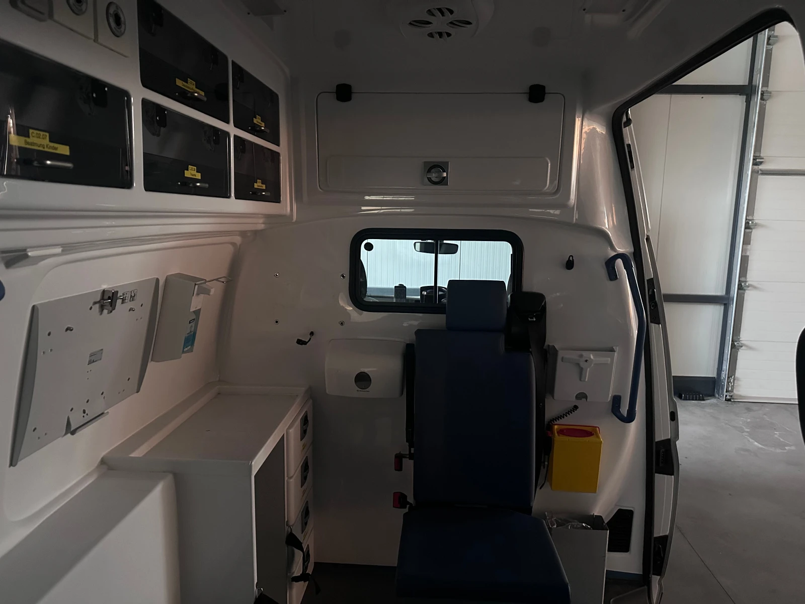 VW Transporter T6.1, снимка 4 - Бусове и автобуси - 56725802