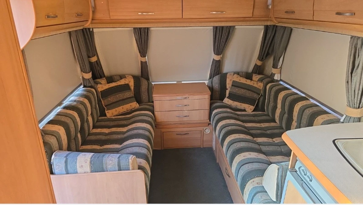 Каравана Други Арчуей Хартуейл, снимка 4 - Каравани и кемпери - 55690446