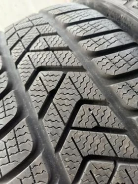 Гуми Зимни 225/40R18, снимка 7