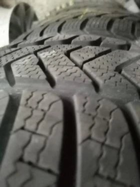 Гуми Зимни 225/40R18, снимка 3