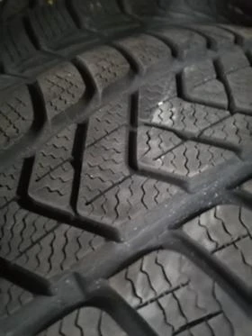 Гуми Зимни 225/40R18, снимка 2