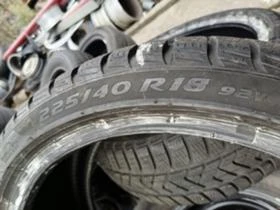 Гуми Зимни 225/40R18, снимка 8