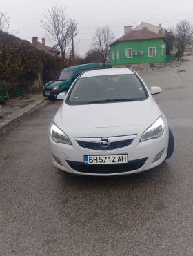 Opel Astra, снимка 1