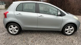 Toyota Yaris Автоматични скорости 1.3 бензин , снимка 4