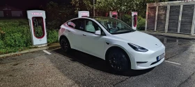 Tesla Model Y LR4X4 ЧАСТНА ОБЯВА БЯЛ САЛОН БЕЗ ТАКСИ ПРЕХВЪРЛЯНЕ, снимка 3