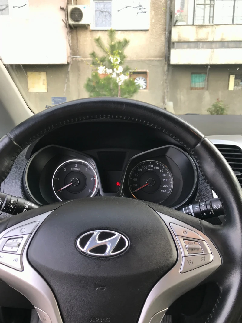 Hyundai Ix20 1.4, снимка 9 - Автомобили и джипове - 47019445