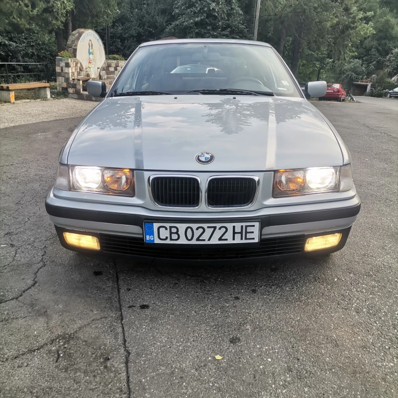 BMW 318, снимка 2 - Автомобили и джипове - 47054443