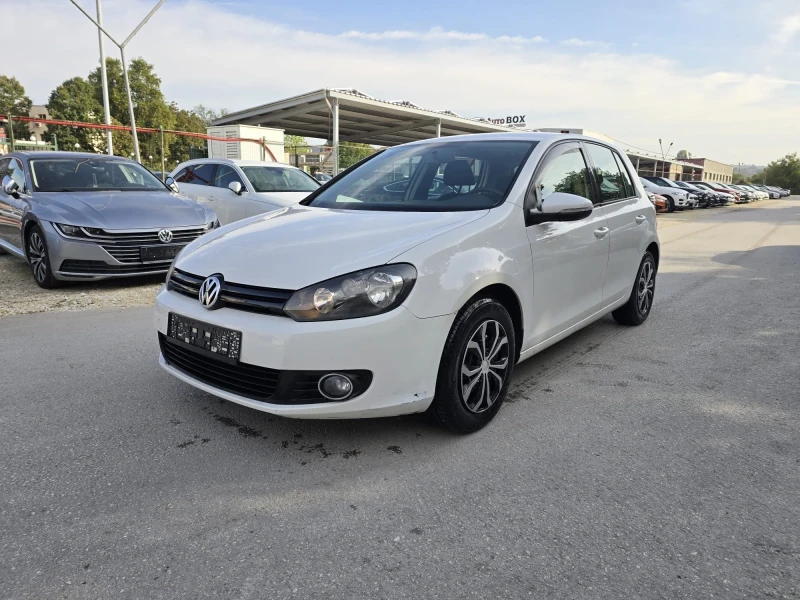 VW Golf 1.6Бензин - Фабричен Газ, снимка 1 - Автомобили и джипове - 47278876