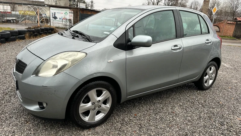 Toyota Yaris Автоматични скорости 1.3 бензин , снимка 1 - Автомобили и джипове - 48177917