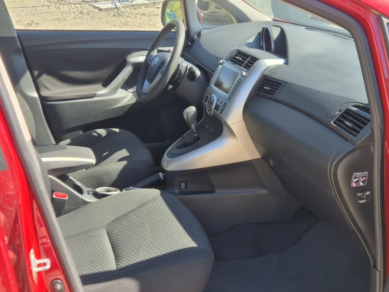 Toyota Verso 2.2D4D AUTOMAT , снимка 10 - Автомобили и джипове - 51762270