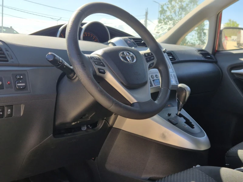 Toyota Verso 2.2D4D AUTOMAT , снимка 9 - Автомобили и джипове - 51762270