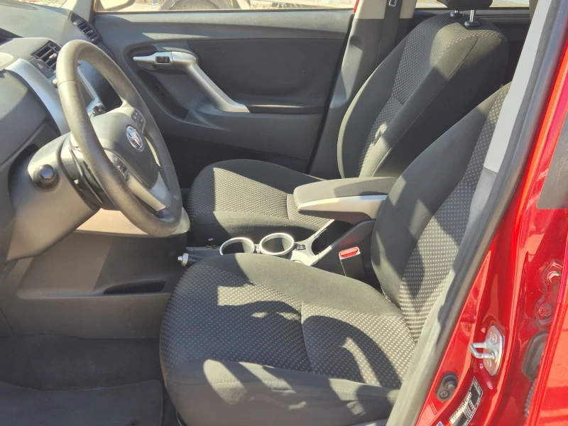Toyota Verso 2.2D4D AUTOMAT , снимка 8 - Автомобили и джипове - 51762270