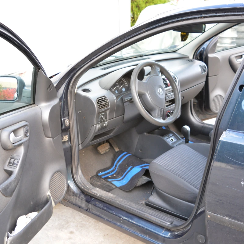 Opel Corsa 1.4 i, снимка 5 - Автомобили и джипове - 52163479