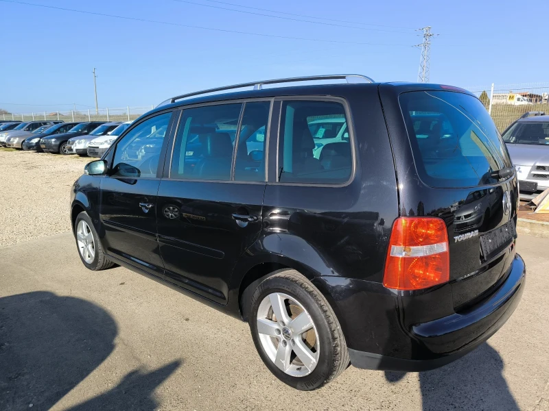 VW Touran 2.0TDi КОЖА, снимка 7 - Автомобили и джипове - 52804956