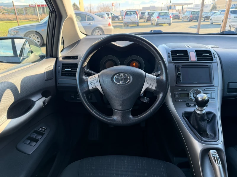 Toyota Auris 2.0, снимка 9 - Автомобили и джипове - 52954295