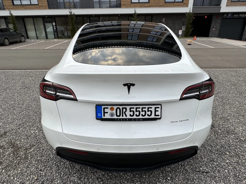 Tesla Model Y LR4X4 ЧАСТНА ОБЯВА БЯЛ САЛОН БЕЗ ТАКСИ ПРЕХВЪРЛЯНЕ, снимка 6 - Автомобили и джипове - 52998325