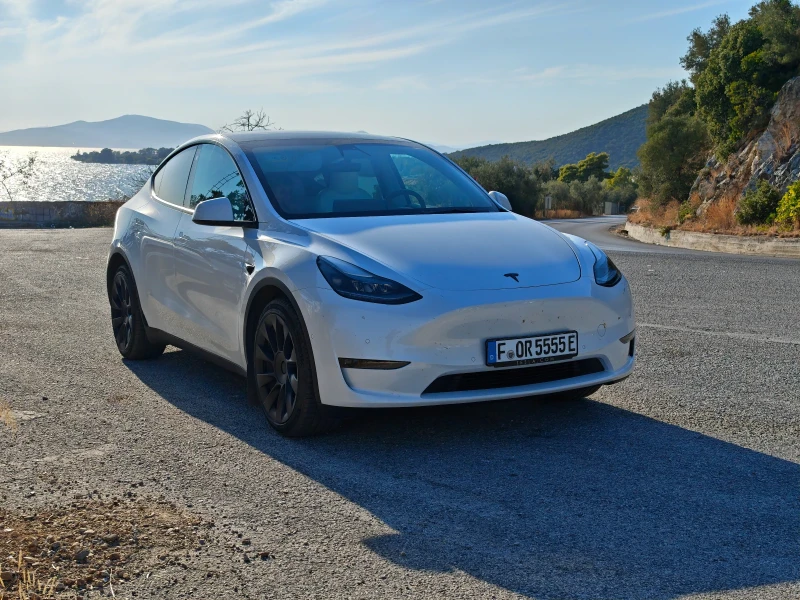Tesla Model Y LR4X4 ЧАСТНА ОБЯВА БЯЛ САЛОН БЕЗ ТАКСИ ПРЕХВЪРЛЯНЕ