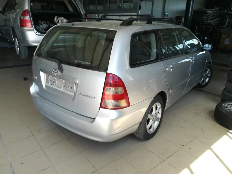 Toyota Corolla 2.0 D4D/НА ЧАСТИ , снимка 3 - Автомобили и джипове - 32830453