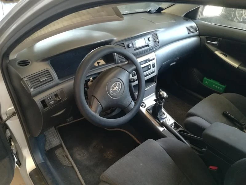 Toyota Corolla 2.0 D4D/НА ЧАСТИ , снимка 6 - Автомобили и джипове - 32830453