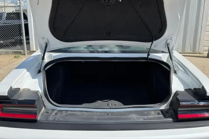 Dodge Challenger SRT 6.4L 392 SCAT PACK/KEYLESS/KAMEPA/ПОДГРЕВ - изображение 9