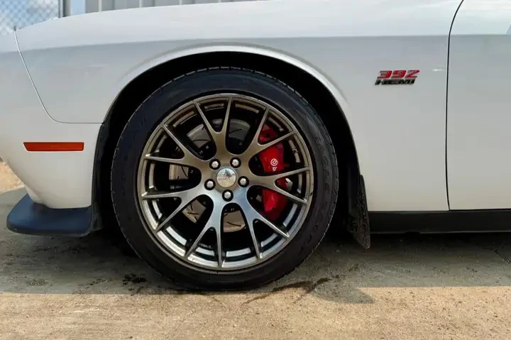 Dodge Challenger SRT 6.4L 392 SCAT PACK/KEYLESS/KAMEPA/ПОДГРЕВ - изображение 6