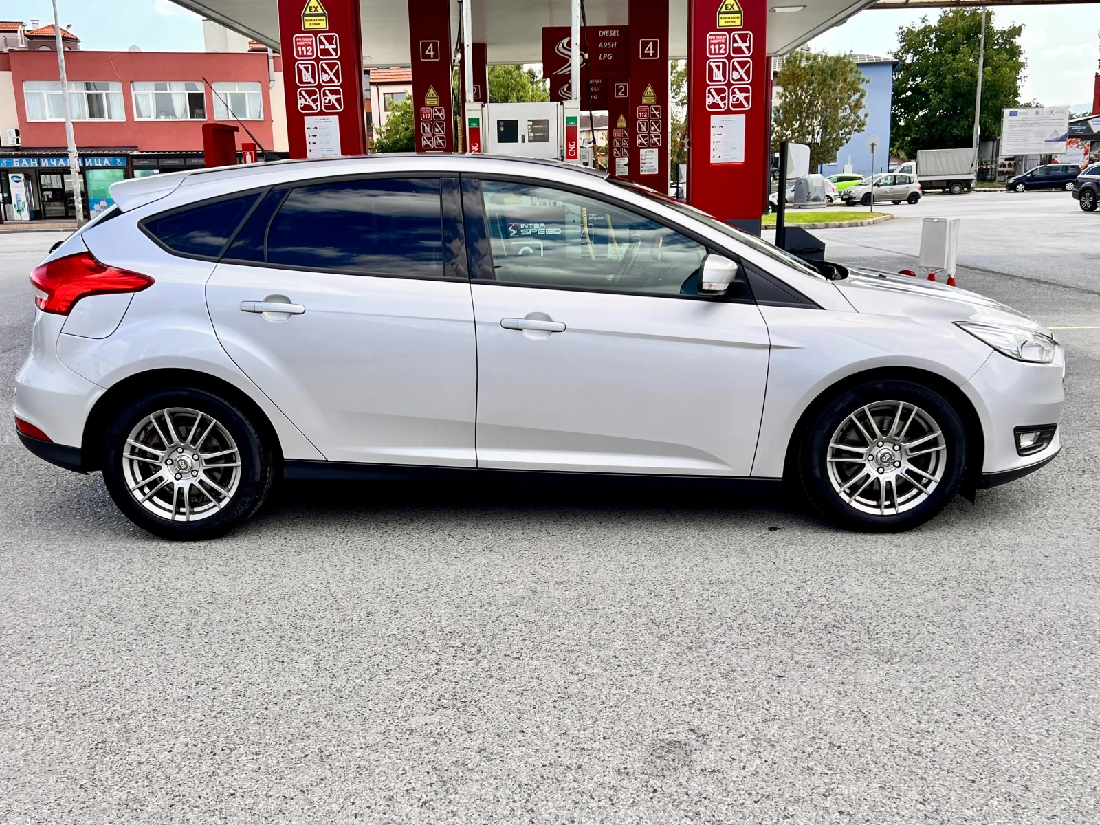 Ford Focus 1.5i 150 К.С. АВТОМАТ НАВИГАЦИЯ КАМЕРА ШВЕЙЦАРИЯ - изображение 4