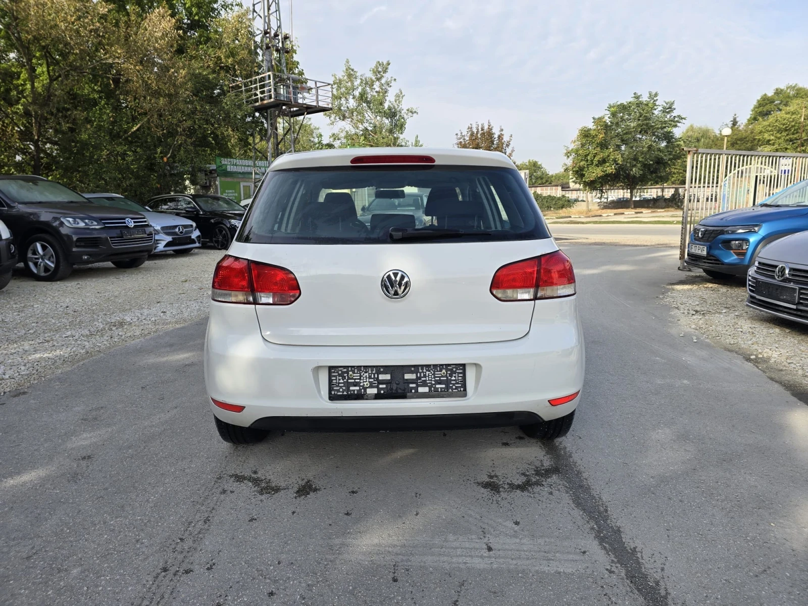 VW Golf 1.6Бензин - Фабричен Газ - изображение 8