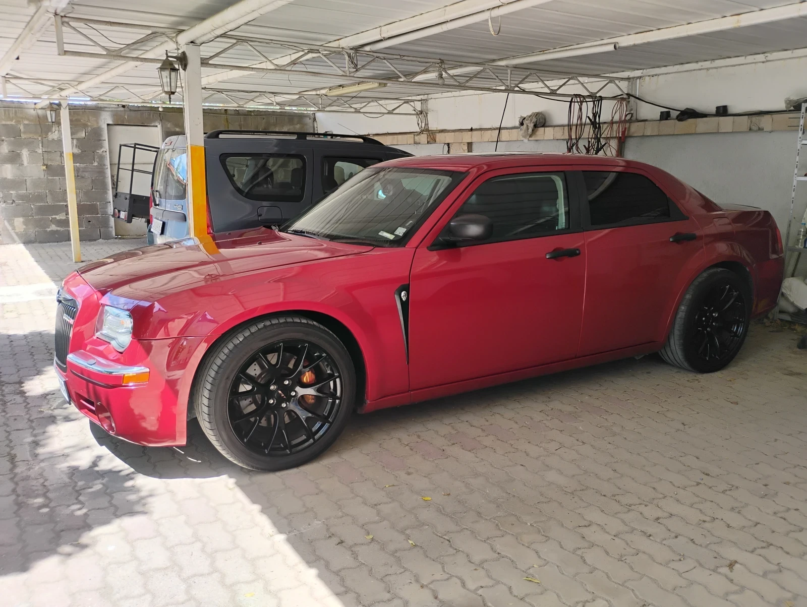 Chrysler 300c SRT-8 - изображение 2