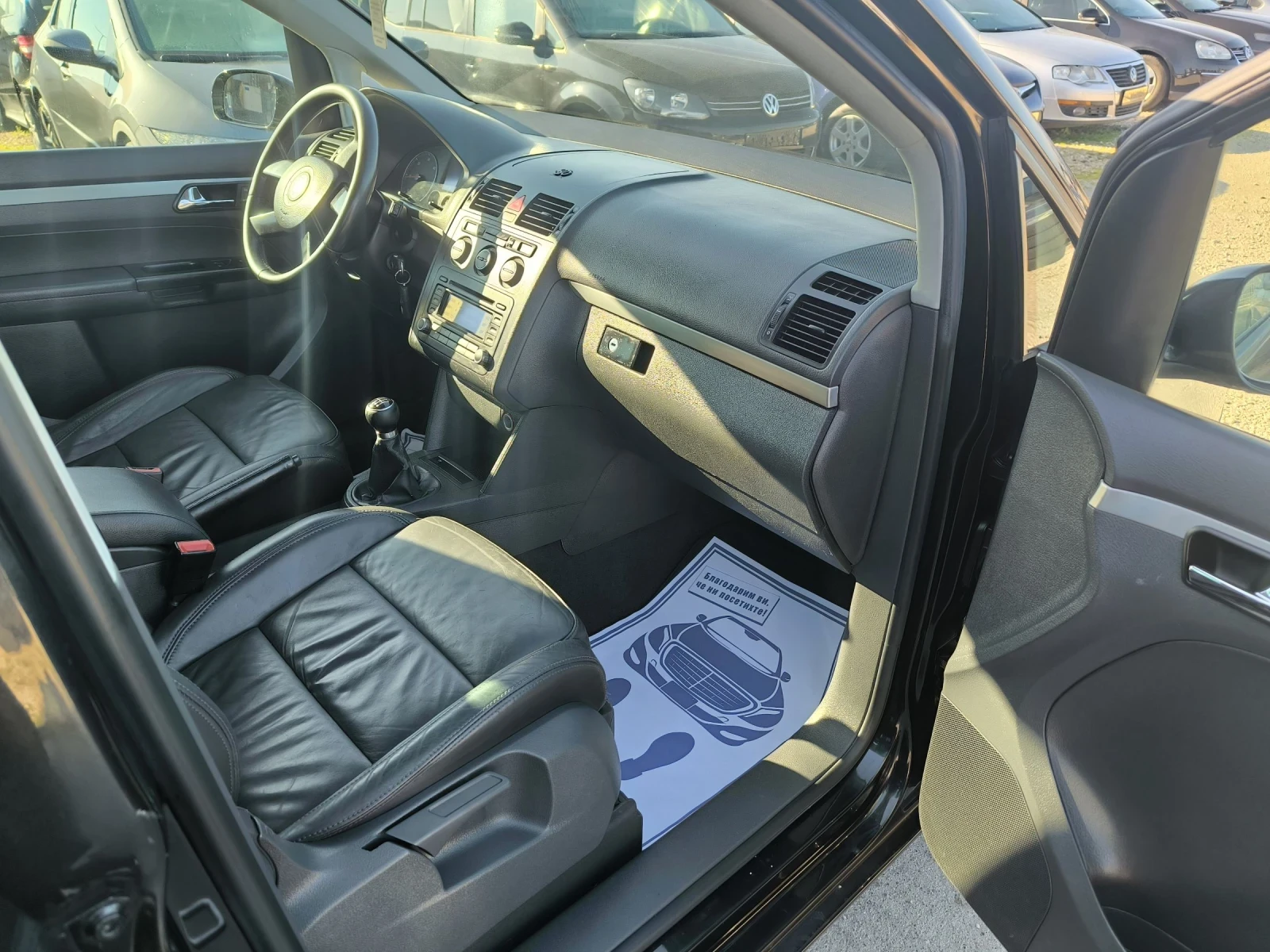 VW Touran 2.0TDi КОЖА - изображение 9