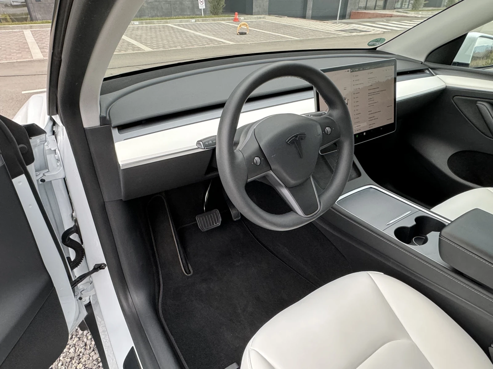 Tesla Model Y LR4X4 ������ ����� ��� ����� ��� ����� ����������� | Mobile.bg � ����������� 8
