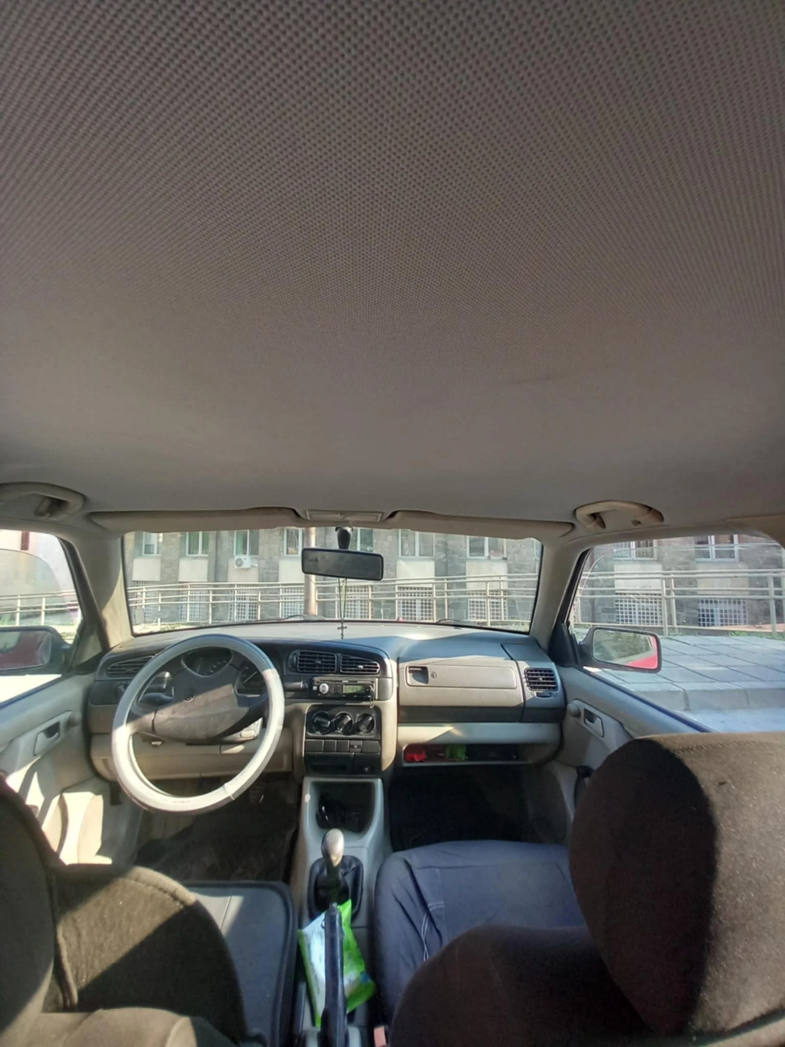 VW Vento, снимка 7 - Автомобили и джипове - 53937402