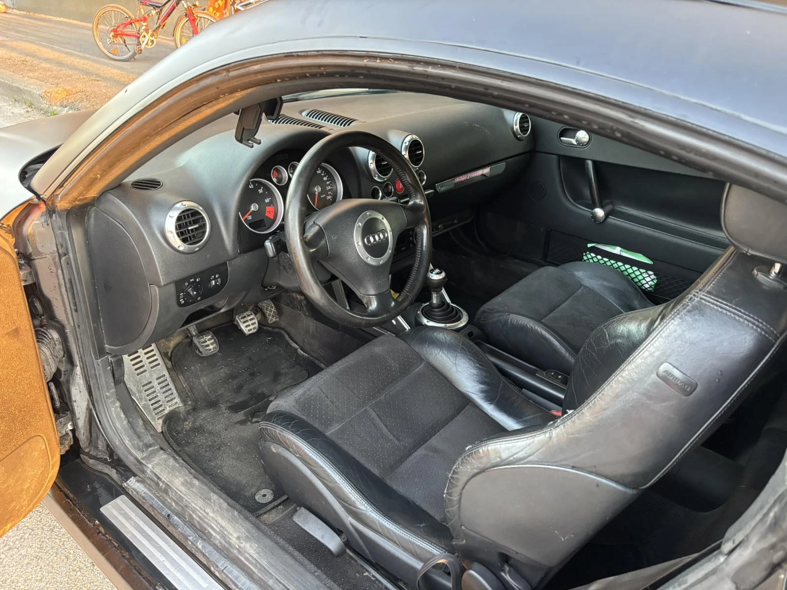 Audi Tt 180 , снимка 4 - Автомобили и джипове - 54306222