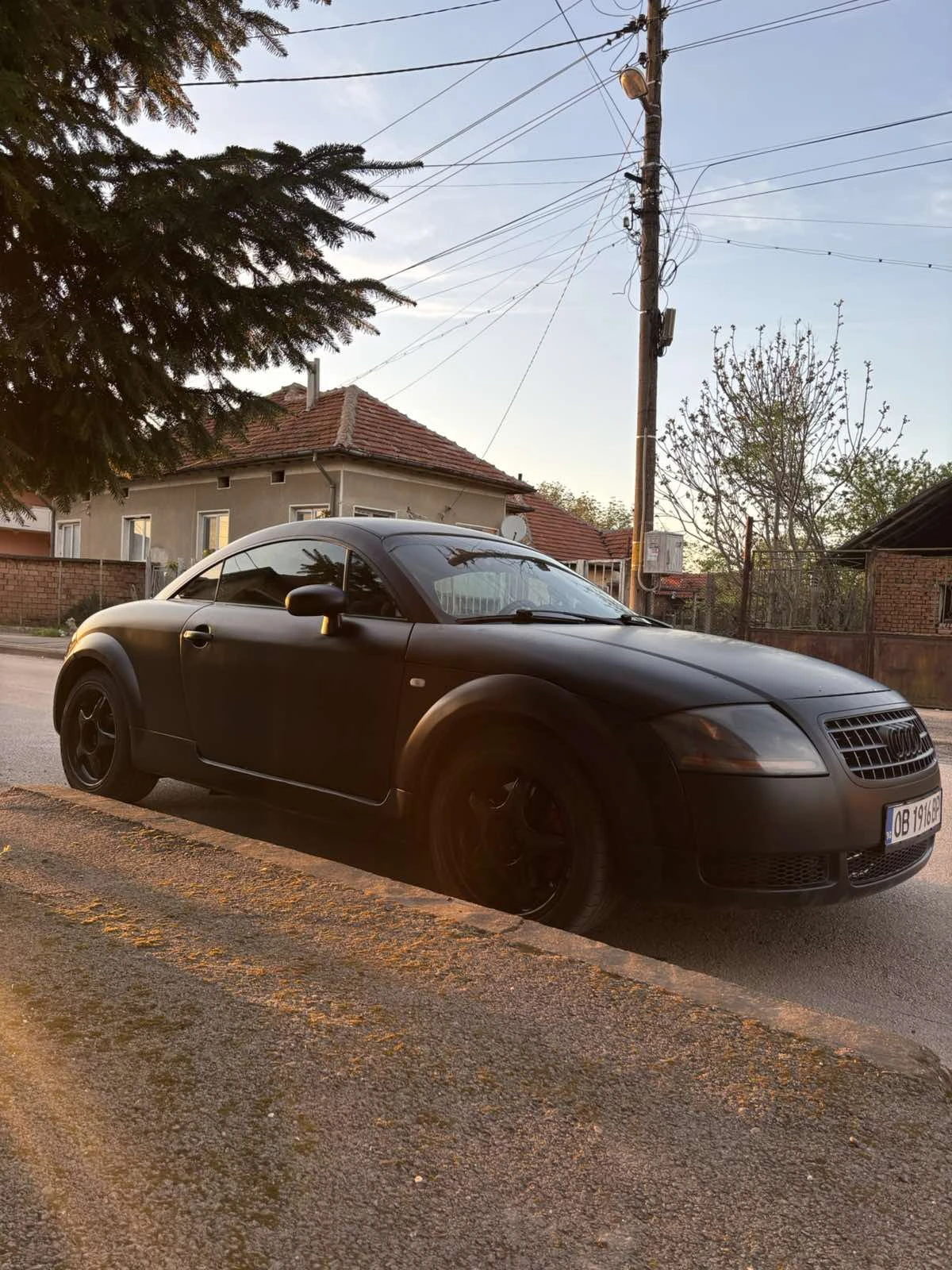 Audi Tt 180 , снимка 2 - Автомобили и джипове - 54306222