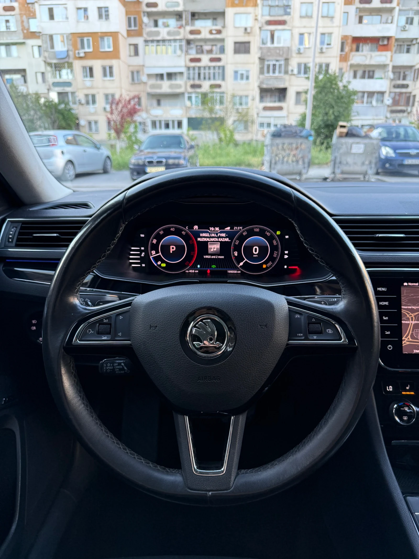 Skoda Superb 2.0TDI L&K 190, снимка 11 - Автомобили и джипове - 54555917
