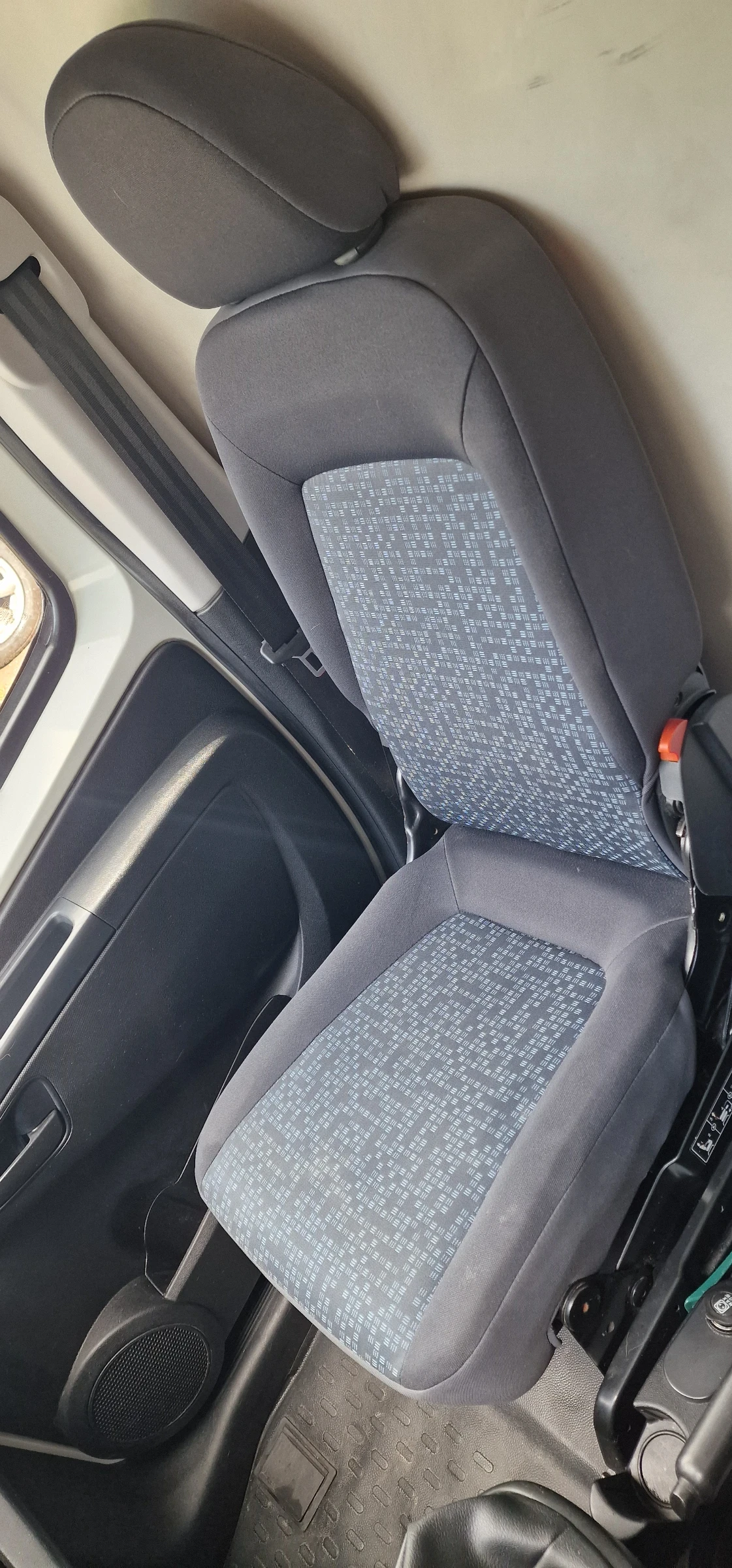 Citroen Nemo 1.3 hdi, снимка 8 - Автомобили и джипове - 54571511