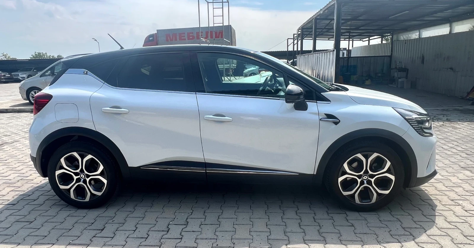 Renault Captur E-TECH HYBRID, снимка 4 - Автомобили и джипове - 55132210