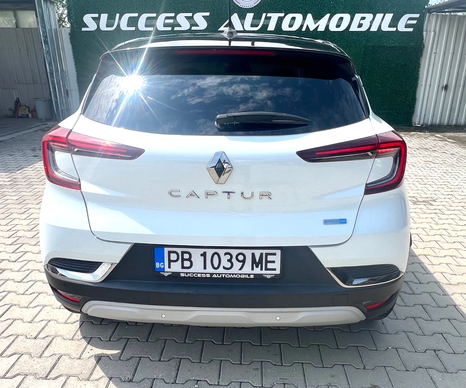Renault Captur E-TECH HYBRID, снимка 6 - Автомобили и джипове - 55132210