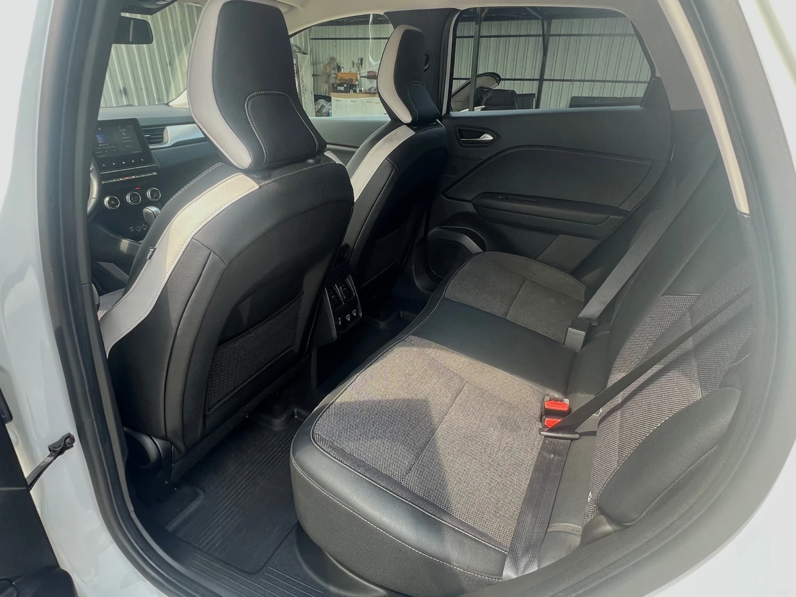 Renault Captur E-TECH HYBRID, снимка 10 - Автомобили и джипове - 55132210