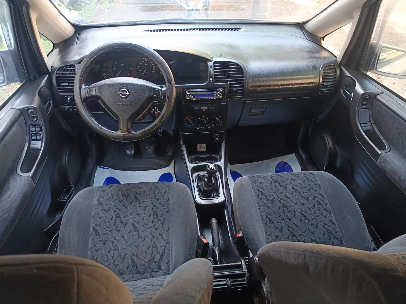 Opel Zafira 2.0 DTI , КЛИМАТИК , снимка 16 - Автомобили и джипове - 55359543