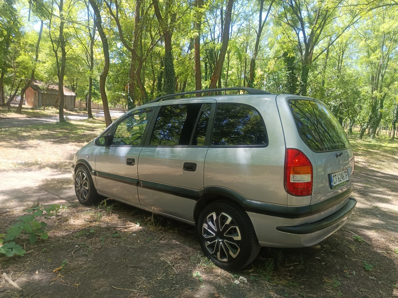 Opel Zafira 2.0 DTI , КЛИМАТИК , снимка 5 - Автомобили и джипове - 55359543