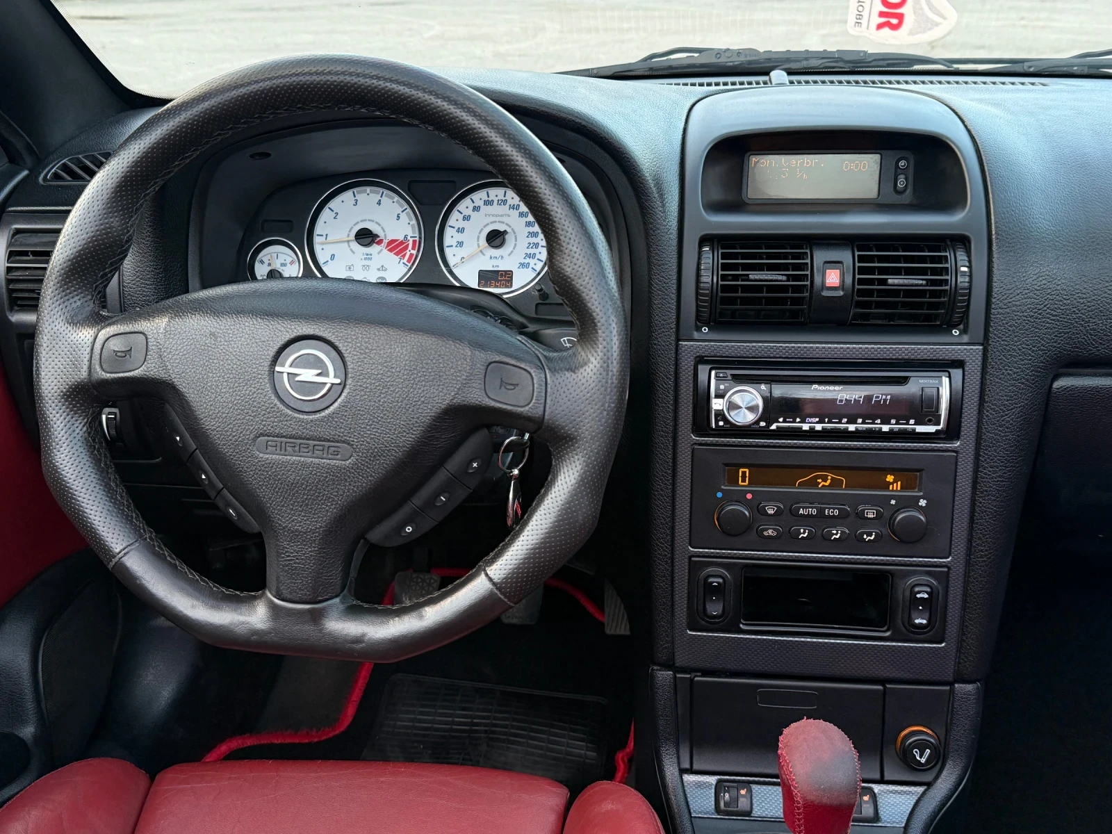 Opel Astra 2.2 150* Xenon* TOP, снимка 12 - Автомобили и джипове - 55417781