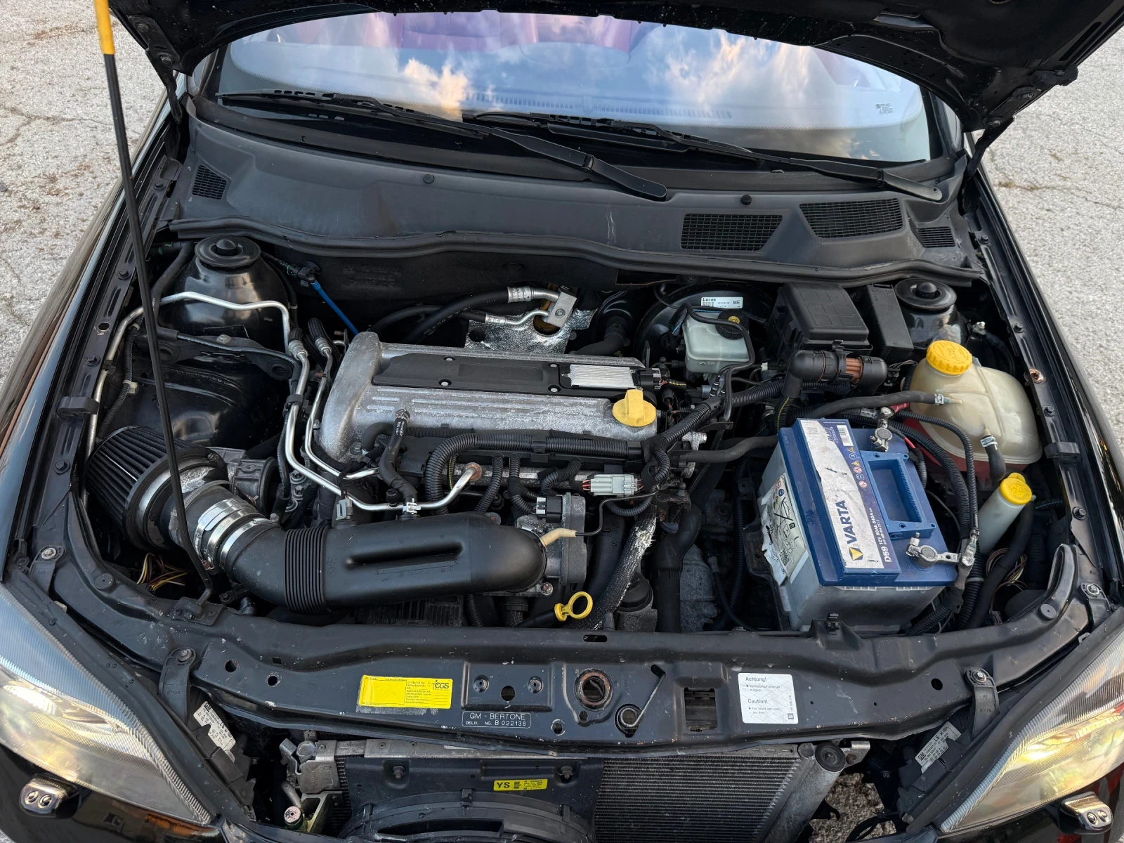 Opel Astra 2.2 150* Xenon* TOP, снимка 14 - Автомобили и джипове - 55417781