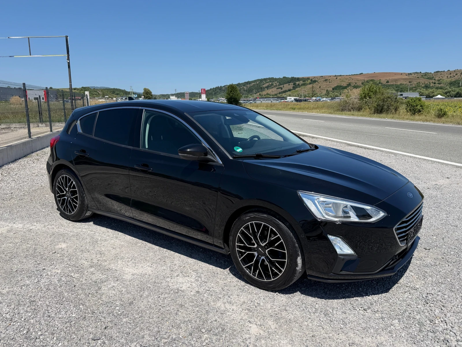 Ford Focus 1.5D AUTOMAT NAVI SERVICE BOOK EURO 6.2 TUV COC, снимка 4 - Автомобили и джипове - 55475339