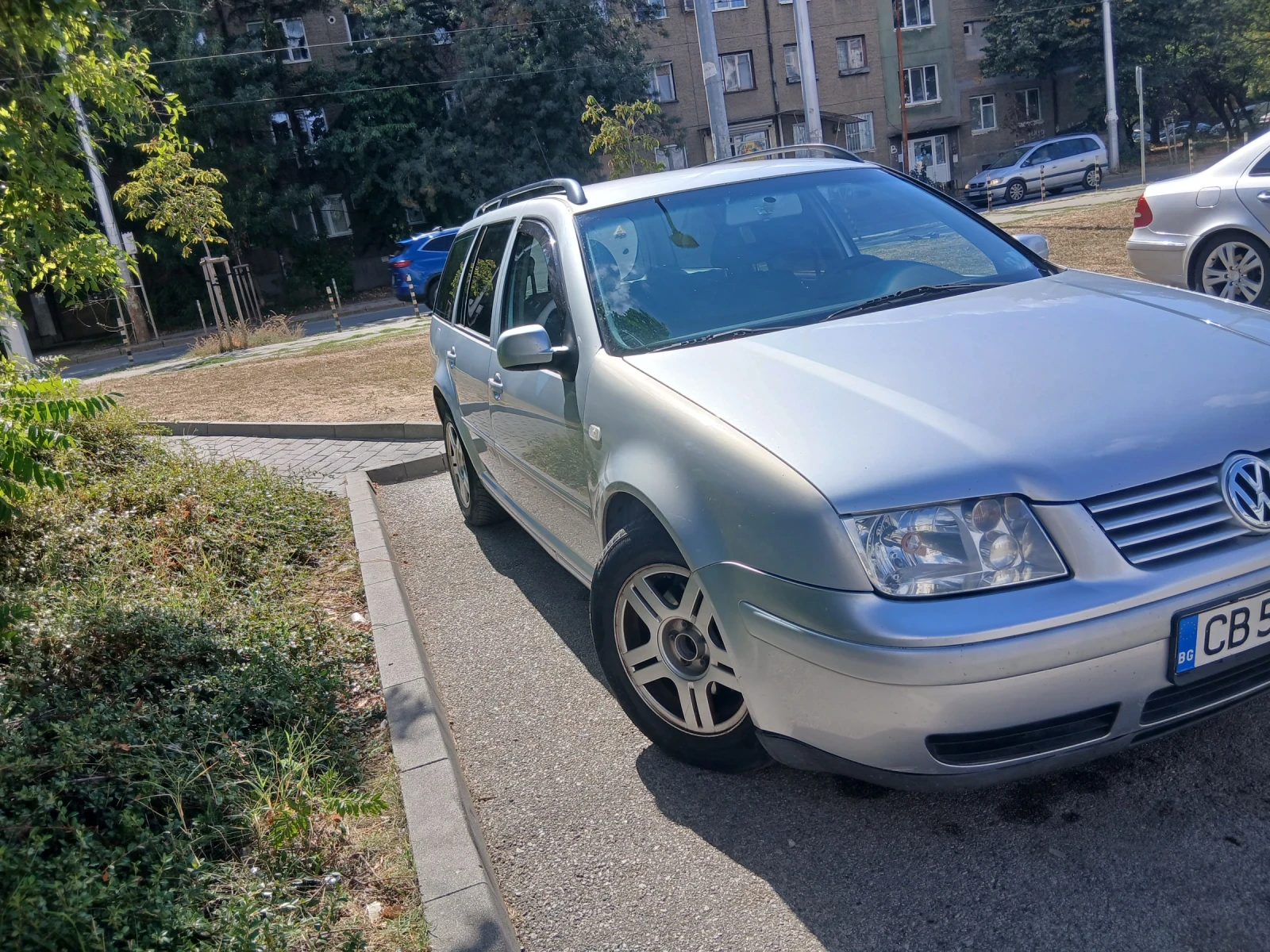 VW Bora 1.6 105hp, снимка 2 - Автомобили и джипове - 56103965