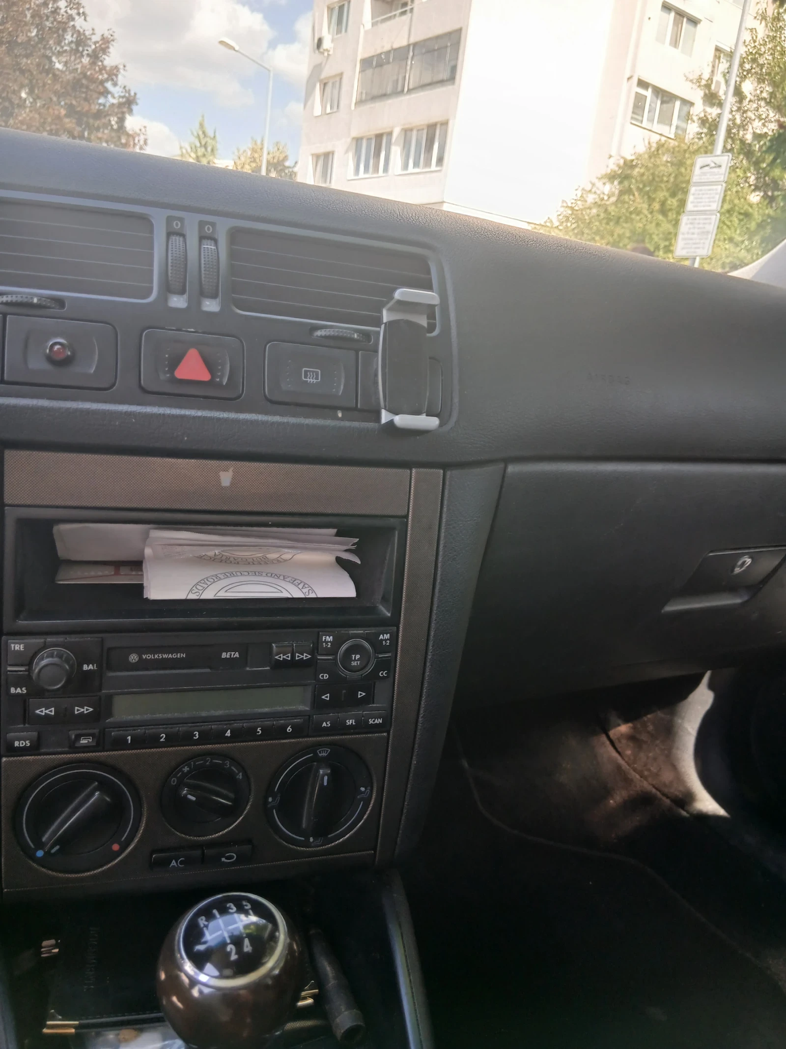 VW Bora 1.6 105hp, снимка 6 - Автомобили и джипове - 56103965