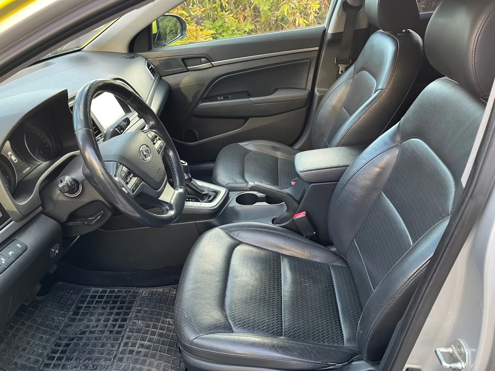 Hyundai Elantra, снимка 6 - Автомобили и джипове - 56171036