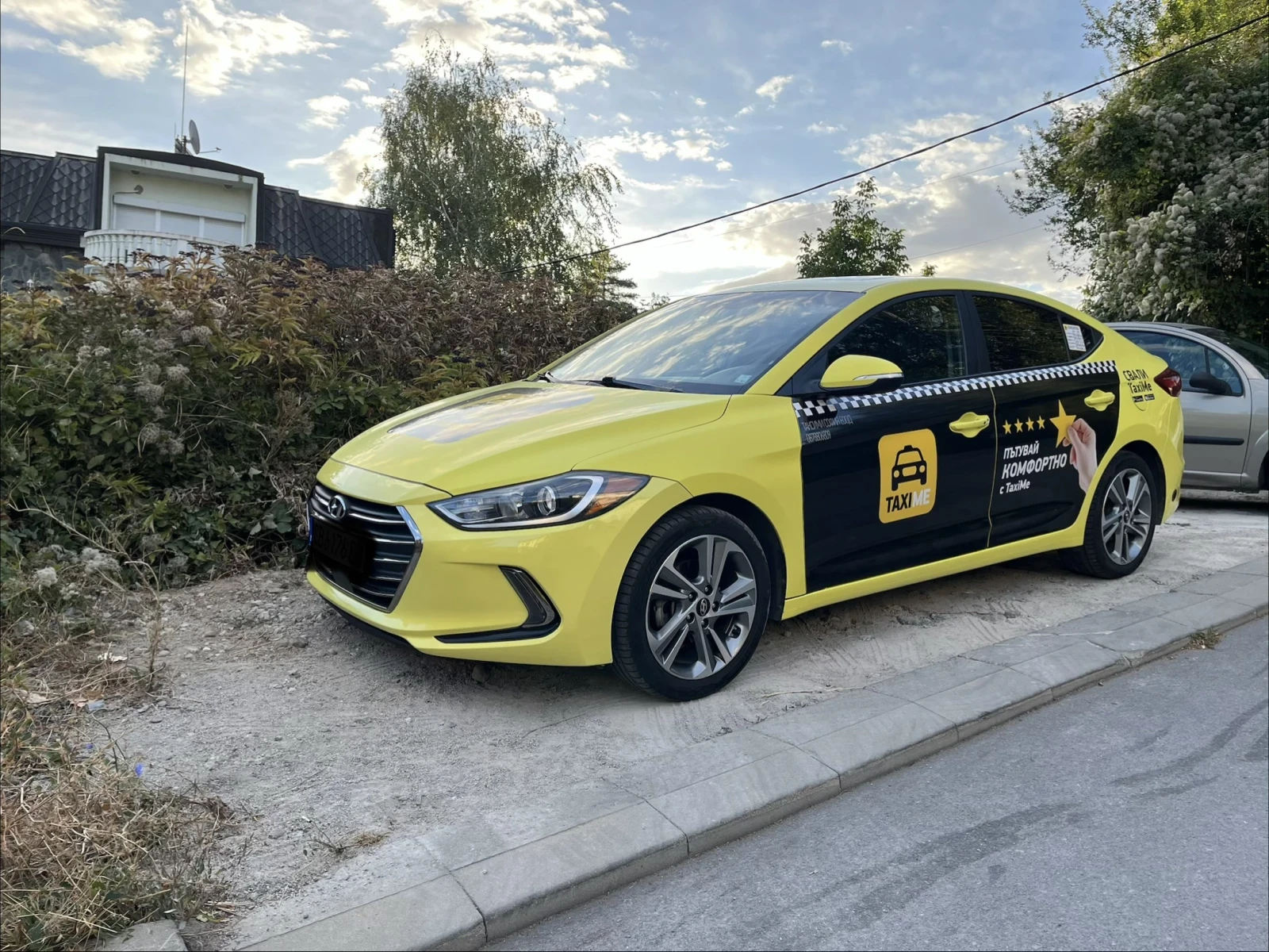 Hyundai Elantra, снимка 2 - Автомобили и джипове - 56171036